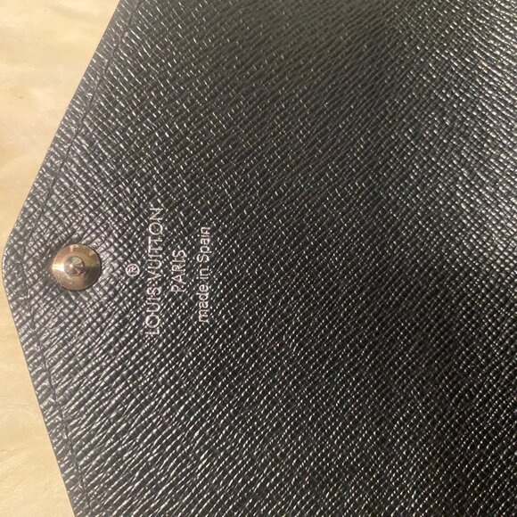 LOUIS VUITTON Epi Portefeuille Sarah Wallet in Black - Picture 5 of 17